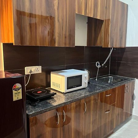 Studio Apartment In Greater Noida Exteriör bild