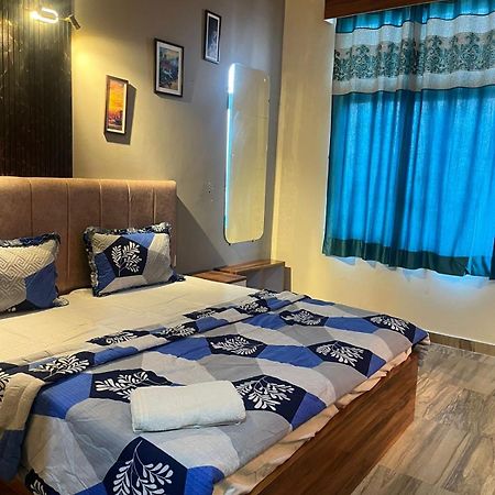 Studio Apartment In Greater Noida Exteriör bild