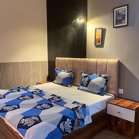 Studio Apartment In Greater Noida Exteriör bild